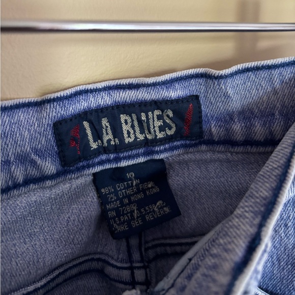 Size 10 revamped vintage denim shorts with slits on the sides. - Picture 3 of 4